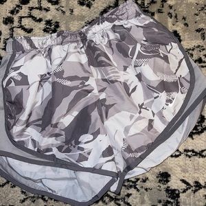 Nike Ladies Shorts Sz M